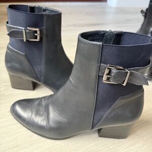 VANELI Catina Navy Nappa Ankle Boots - HARD TO FIND SIZE 9 1/2 NARROW